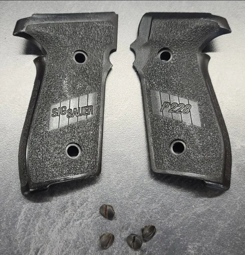 USED Sig Sauer P228 Factory Grips Left & Right Grip Panels Made in Germany 228 w/ Screws