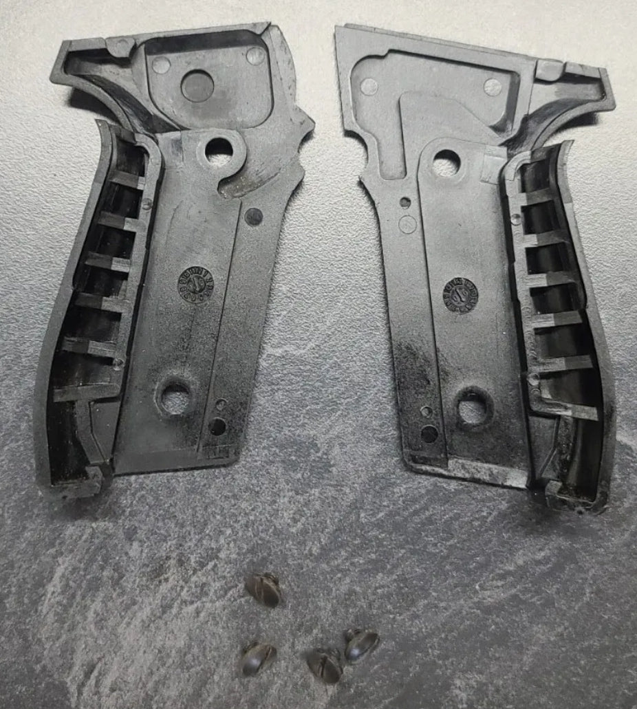 USED Sig Sauer P228 Factory Grips Left & Right Grip Panels Made in Germany 228 w/ Screws